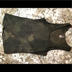 Camo tank